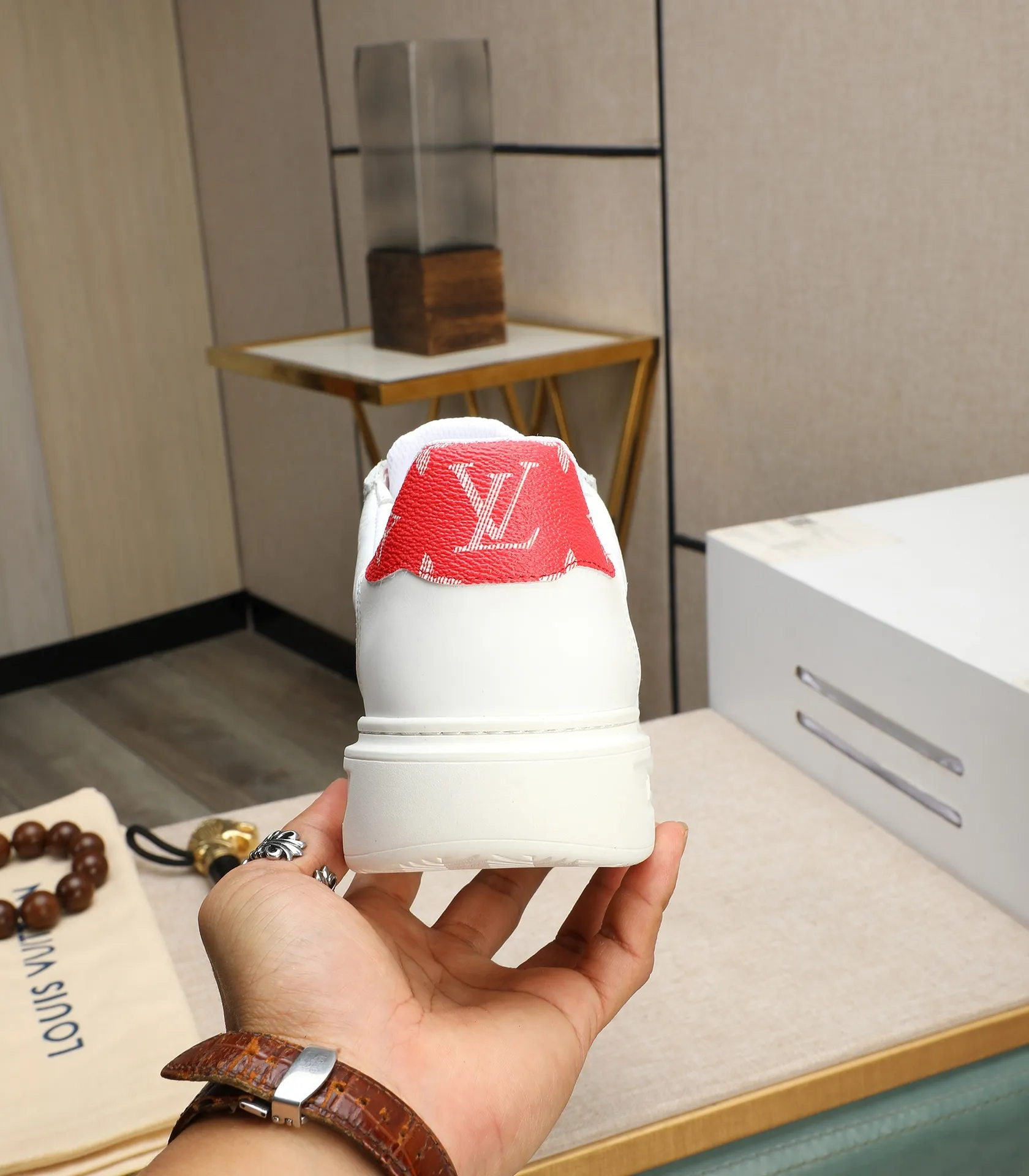 Men's shoes 💰540 💰(Niuli: full package) louis vuitton (Louis Vuitton/lv) top 🔍🔍 new models are on sale at the same time at the counter. The upper 🇮🇹 is imported from Italy, first-layer cowhide, and the lining is fully imported cowhide. 💪💪, completely 1⃣️ to 1 ⃣️Re-engraved🇮🇹💪💪, ⚠Sole: The original sole is specially provided by the original factory, the exclusive movable molded sole is super comfortable, ⚠The original factory follows the order, 🔍🔍high quality, you can enter and exit the counter at will, welcome to compare⚠. Code number:38-44